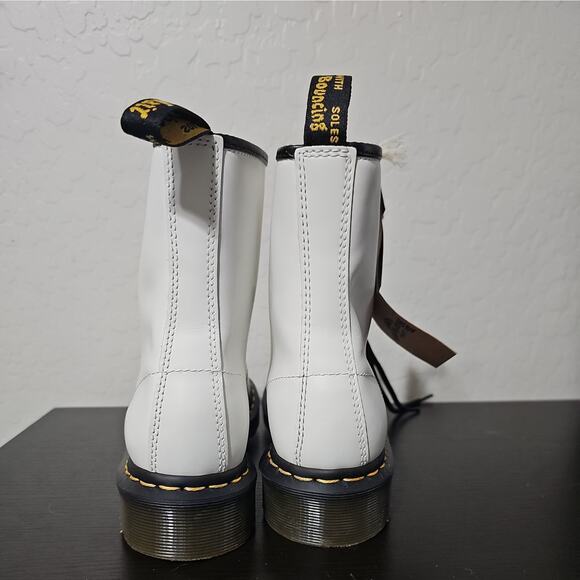 New Dr. Martens 1460 W Patent Leather Boots Women’s Sz 6 L - SMOOTH WHITE - Picture 4 of 5
